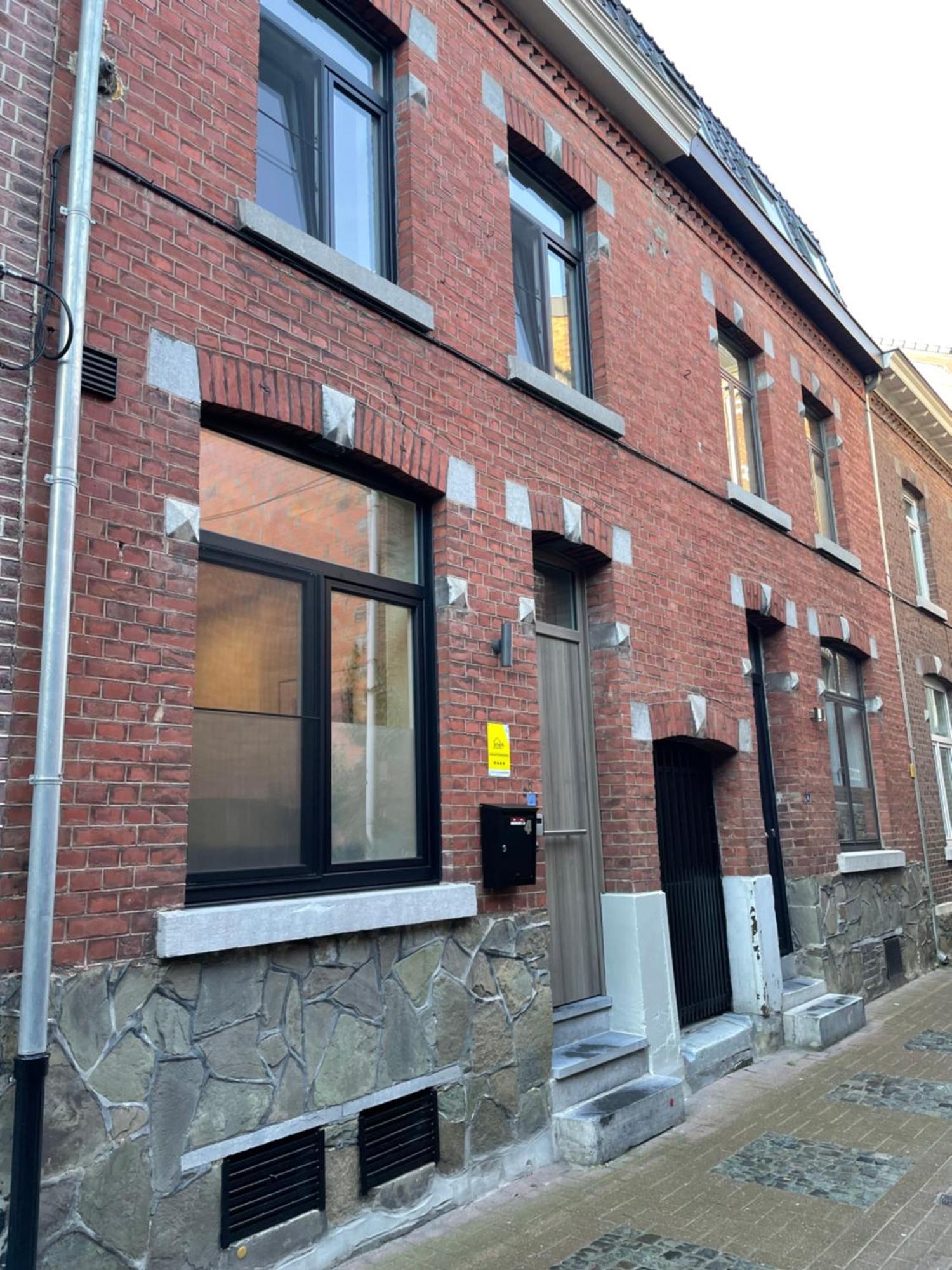 Gezellig Stadshuisje Met Patio. Tongeren Exterior photo